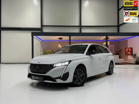 Peugeot 308 130pk Allure Trekhaak Navi, Leer Bekleding, Trekhaak, 360° Camera, ACC, LED Digital Cock