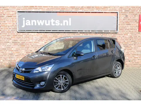 Toyota Verso 1.8 VVT-i Business + Trekhaak (bj 2014)