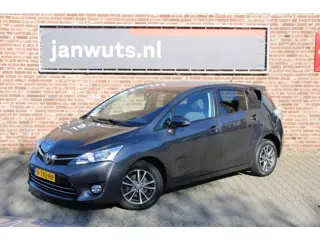 Toyota Verso 1.8 VVT-i Business + Trekhaak (bj 2014)