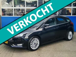 Ford Focus 1.0 Titanium Edition / Trekhaak / Cruise control / Navigatie / ECC / Parkeersensoren / Bl
