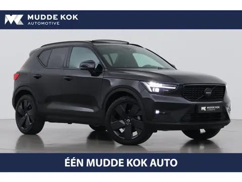 Volvo XC40 B3 Ultra Black Edition | Panoramadak | Trekhaak | 360° Camera | ACC | Stoel+Stuurverwarmi