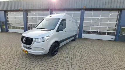 MERCEDES-BENZ SPRINTER  319CDI 3.0V6 190PK L2H2 / M-Bux / 3.500kg Trekhaak / Leer / Dis