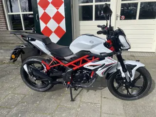 Benelli BN125 CBS (bj 2022)