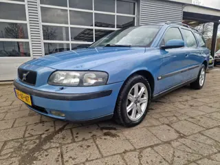 Volvo V70 2.4 Comfort Line ( AUTOMAAT)