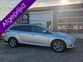 Ford Focus - Wagon ''Trendline'' Navi - Clima -  Stoelverwarming - Trekhaak - Apk 12-02-2027 !!