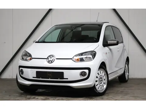 Volkswagen Up! 1.0 White! ALLE opties l Panodak l Stoelverwarming l Parkeersensoren