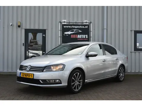 Volkswagen Passat 1.4 TSI Comfortline BlueMotion. Org NL, PDC, Navi, Leer, Trekhaak, NAP!!