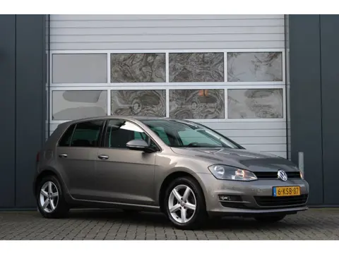 Volkswagen Golf 1.2 TSI Highline 105pk Stoelverwarming/Clima/Cruise/Navi/Bluetooth/PDC/HalfLeder/Mas