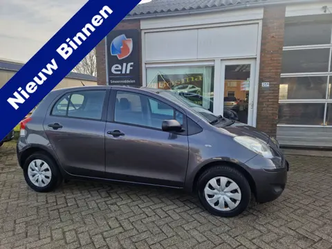 Toyota Yaris 1.0i VVTi "Acces" 5 Deurs - Airco - Apk 24-03-2027 !!