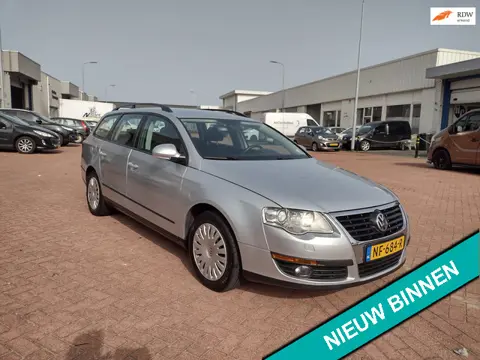 Volkswagen Passat Variant 1.6 FSI Trendline mooie auto bel 0619590613 AIRCO 5 DRS APK NIEUWEN