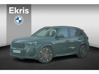 BMW X1 xDrive23i M Sport Pro | Trekhaak / Schuif-kanteldak / Elektrische Stoelen / Harman Kardon / H
