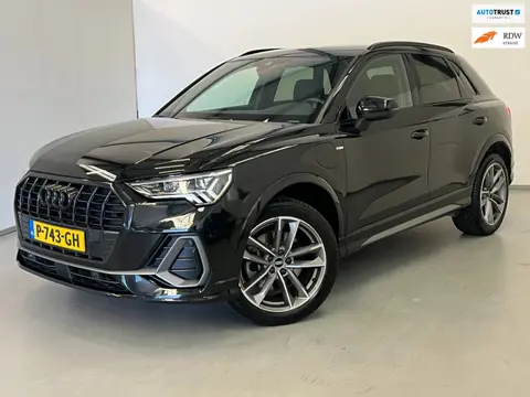 Audi Q3 45 TFSI e / S Line / Virtual / CarPlay / Keyless / Trekhaak