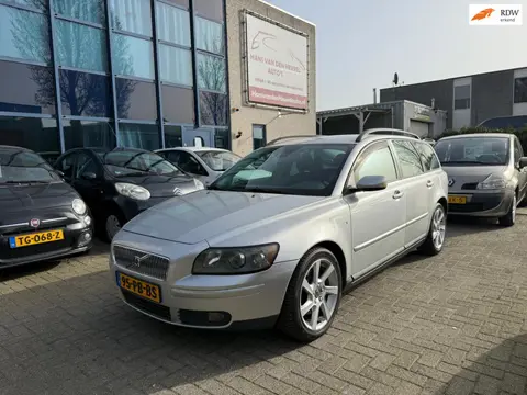 Volvo V50 2.4i Momentum 5-CIL, Trekhaak, APK 03/27, gedocumenteerd