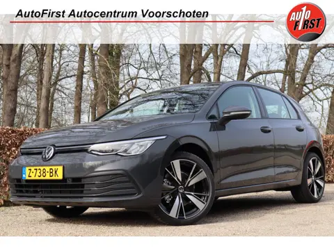 Volkswagen Golf 1.0 eTSI Life Business | Stoelverwarming | Camera | Massage |