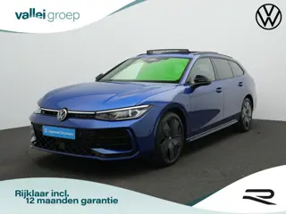 Volkswagen Passat Variant 1.5 eHybrid 272 pk R-Line | Panoramadak | Trekhaak | Adaptief onderstel | 