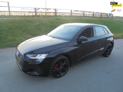 Audi A3 Sportback Audi A3 benzine Sportback 30 TFSI Automaat airco 17 lmv navigatie navigatie