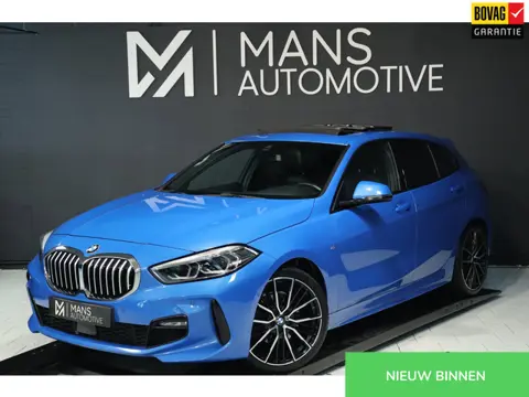 BMW 1-serie 118i M SPORT / PANODAK / LIVE COCKPIT / LED / CAMERA / CARPLAY