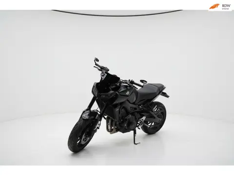 Yamaha Tour MT-09 ABS AKRAPOVIC UITLAAT