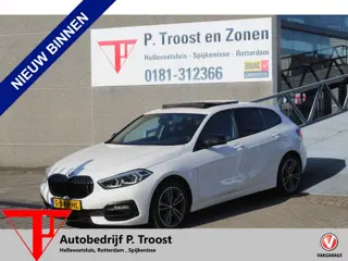BMW 1-serie 118i Executive edition NL auto/Panoramadak/Stoelverwarming/Sfeerverlichting/Apple carpla