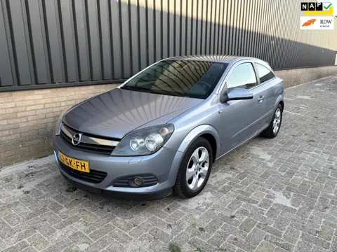 OPEL ASTRA GTC 1.6 3DRS AIRCO BLUETOOTH ELEKRAMEN LEDER INRUILKOOPJE