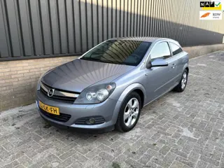OPEL ASTRA GTC 1.6 3DRS AIRCO BLUETOOTH ELEKRAMEN LEDER INRUILKOOPJE