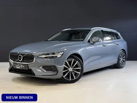 Volvo V60 2.0 T6 Plug-in hybrid AWD Essential Bright | Leder | Elektr. trekhaak | Adaptive cruise | 
