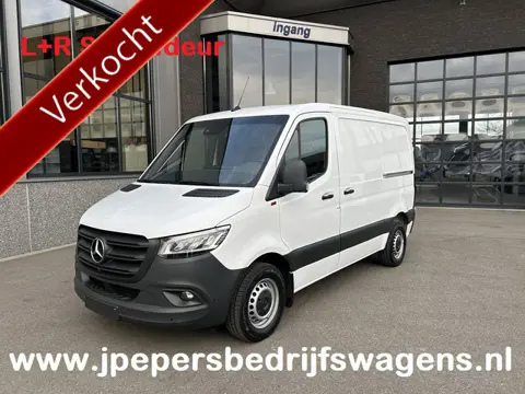 Mercedes-Benz Sprinter 315 CDI L1 H1 Automaat / LED / Distronic / MBUX 10.25 / 360 Camera / Standkac