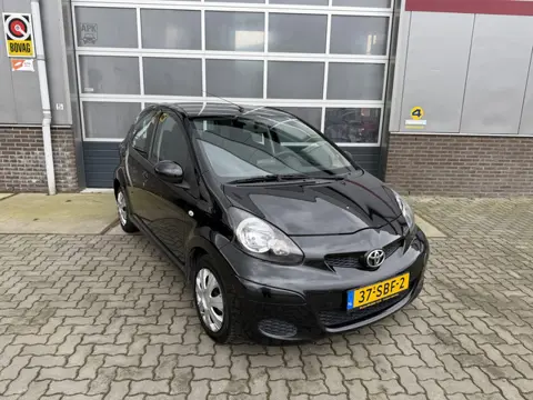 Toyota Aygo 1.0-12V Comfort Navigator (bj 2011)