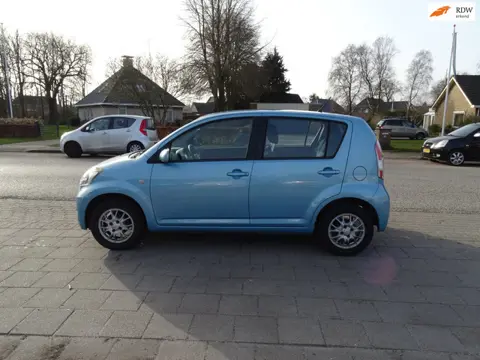 Daihatsu Sirion 2 1.0-12V Premium