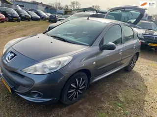 Peugeot 206 + 1.1 XR bjr 2010 koppelingset is nieuw , airco nieuwe apk ,5 deurs 147.228 km onderh bo