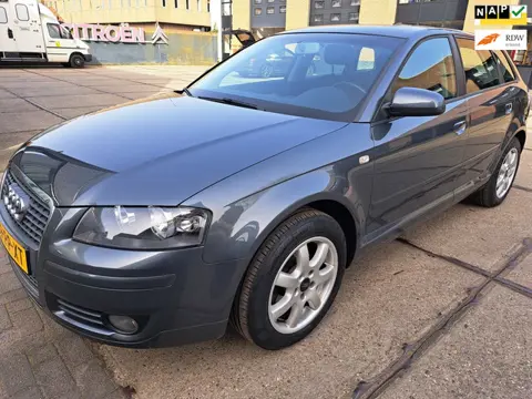 Audi A3 Sportback 1.6 FSI ATTRACTION 5 DEURS NIEUWSTAAT AIRCO NIEUWE APK