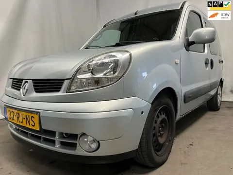 Renault Kangoo 1.6-16V Privilège - Motormanagement - Schade