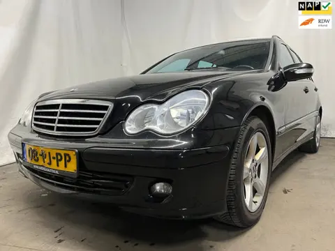 Mercedes-Benz C-klasse Combi 180 K. Avantgarde - Motorlamp - koppeling versleten - Schade