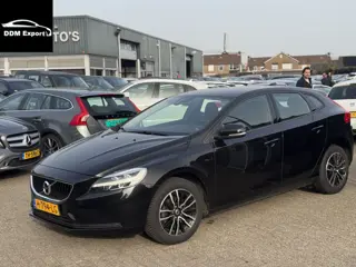 Volvo V40 2.0 D2 Momentum (bj 2020)