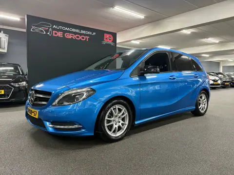 Mercedes-Benz B-klasse 180 Ambition/ Nederlandse auto/ Trekhaak/ Parkeersensoren voor en achter/ Set