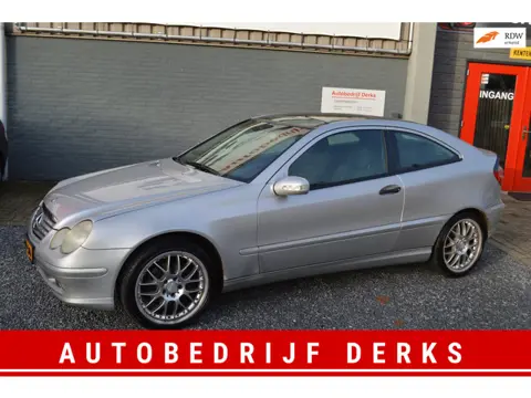 Mercedes-Benz C-klasse Sportcoupé 180 Airco Pano Stuurbekrachtiging PDC Jaar APK
