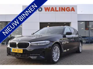 BMW 5 Serie Touring 530e Leer | Head Up | Stuur-Stoelverw v+a | Adapt Cr | Sfeerverl.| Dealer onderh