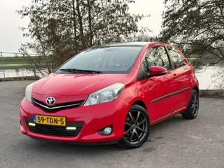 Toyota Yaris 1.3 VVT-i Dynamic PANO Keyless Camera Navi