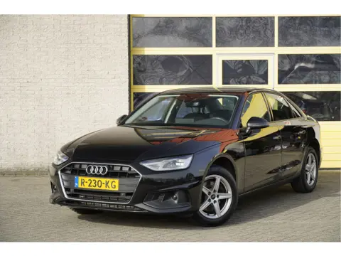 Audi A4 Limousine 35 TFSI 150PK! Automaat Pro Line BJ2022 | Lmv 16" | Led | Pdc | App-Connect | Clim