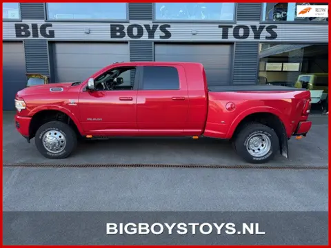 Dodge RAM 3500 DUALLY 4X4 MEGACAB