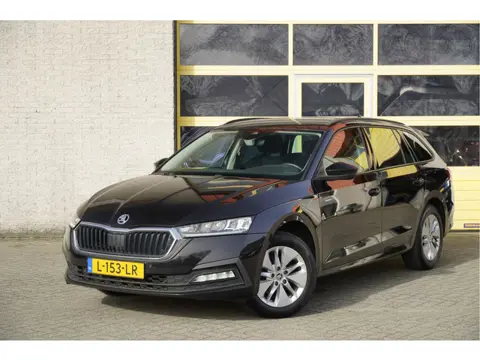 Škoda Octavia Combi 1.0 TSI Business Edition BJ2021 Lmv 16" | Led | Pdc | Navi | Dynamische knipperl