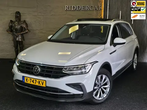 Volkswagen Tiguan 1.5 TSI Life Business|GARANTIE|NAP|PANO|TREKHAAK|DIGI DASH|CARPLAY