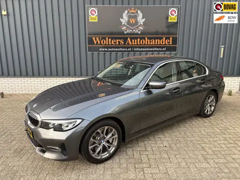 BMW 3-serie 330i High Executive