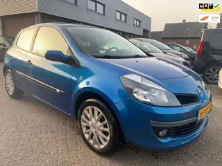 Renault Clio 1.4-16V Dynamique Luxe 2006 € 1750.- AIRCO 1 JR. APK