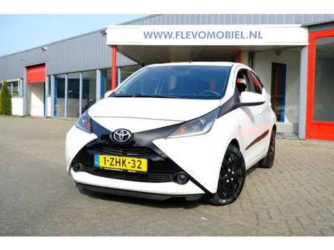 Toyota Aygo 1.0 VVT-i x-play Airco|Cruise|Dealeronderhouden|Bluetooth