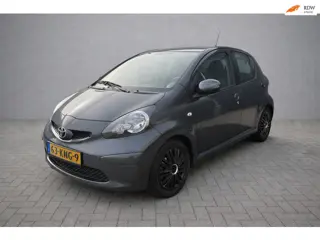 Toyota Aygo 1.0-12V Comfort, nieuwe koppeling, hele nette Aygo.