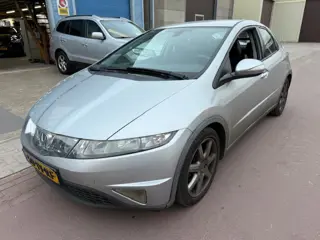 Honda Civic 1.8 Sport Automaat bj. 2007 Airco + Cruise Control Rijdt en schakelt nog heel goed. 2e e