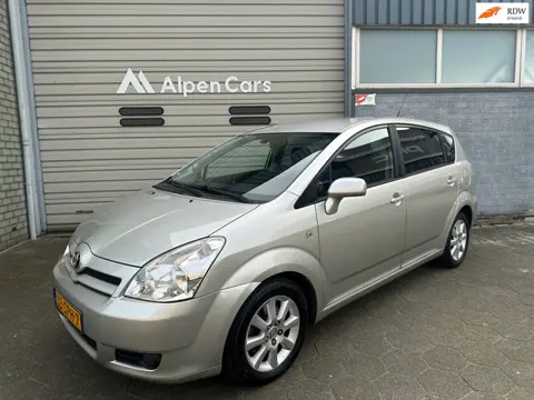 Toyota Verso 1.8 VVT-i Terra 7p. Cruise control / Airco / PDC / Trekhaak / APK 03-2027