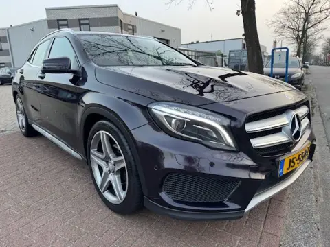 Mercedes-Benz GLA 200 AMG Line Ambition Automaat Airco,Navigatie,Leder/Alcantara interieur Origineel