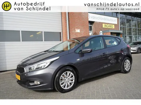 Kia cee'd 1.6 111PK 5 DEURS AIRCO TREKHAAK RADIO CD AUX USB 4X ELECTR.RAMEN/SPIEGELS